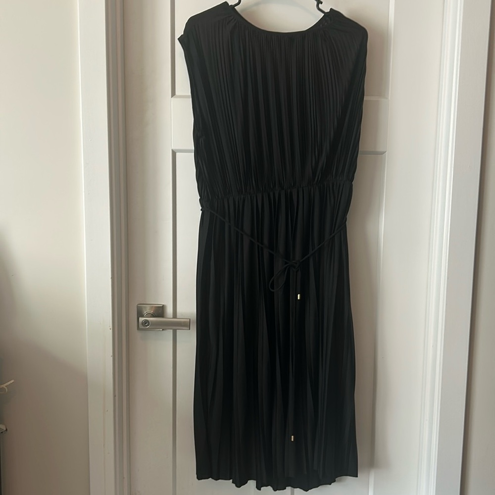 Sleeveless H&M dress never worn